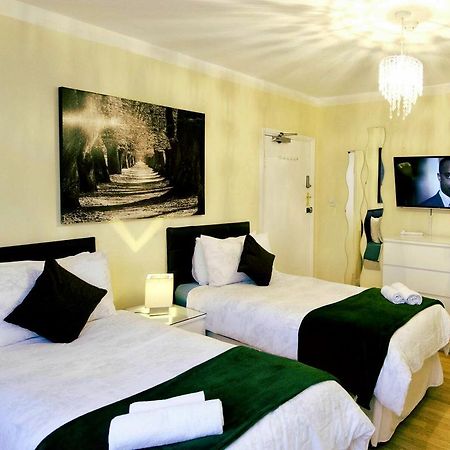 Gable Lodge London B&B Enfield Kültér fotó