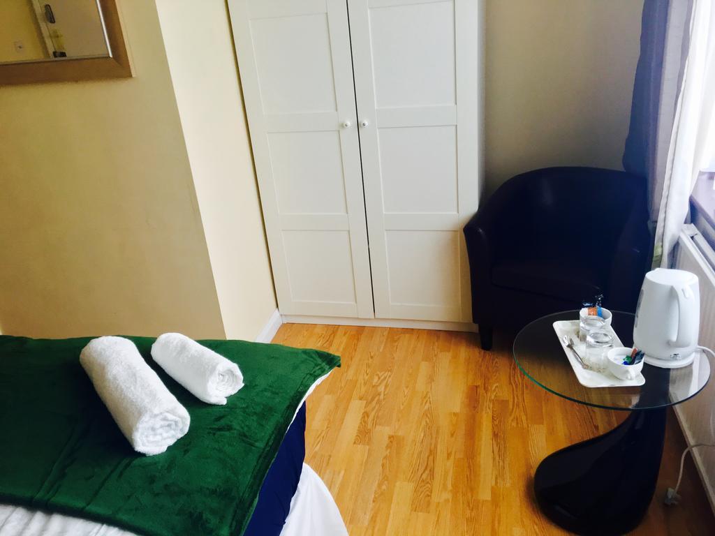 Gable Lodge London B&B Enfield Szoba fotó