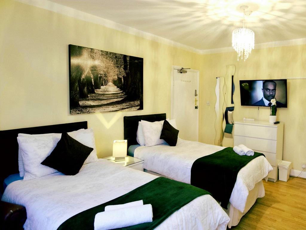 Gable Lodge London B&B Enfield Kültér fotó