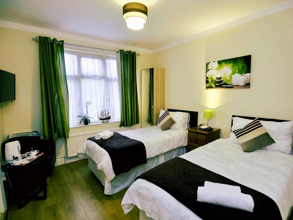 Gable Lodge London B&B Enfield Kültér fotó