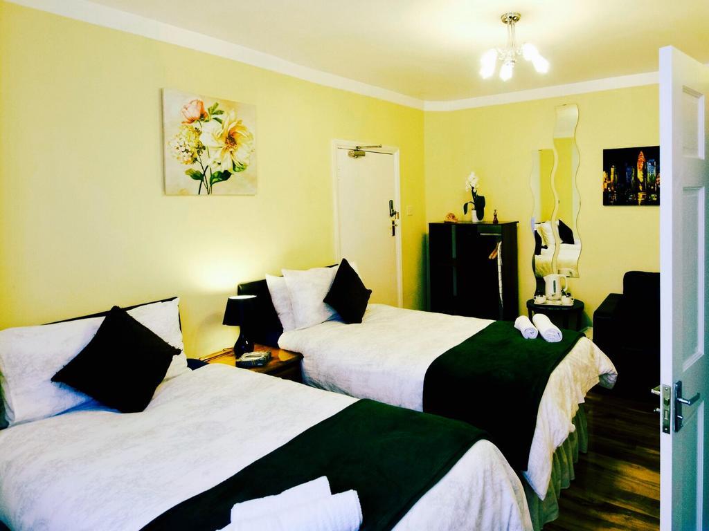 Gable Lodge London B&B Enfield Kültér fotó