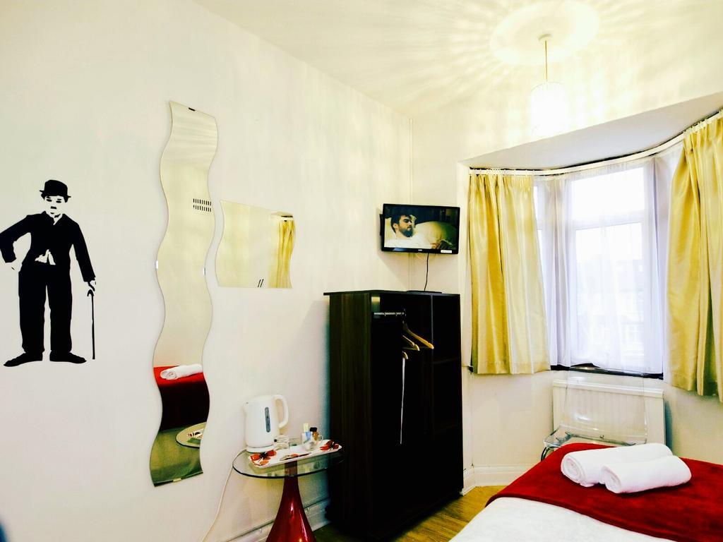 Gable Lodge London B&B Enfield Kültér fotó
