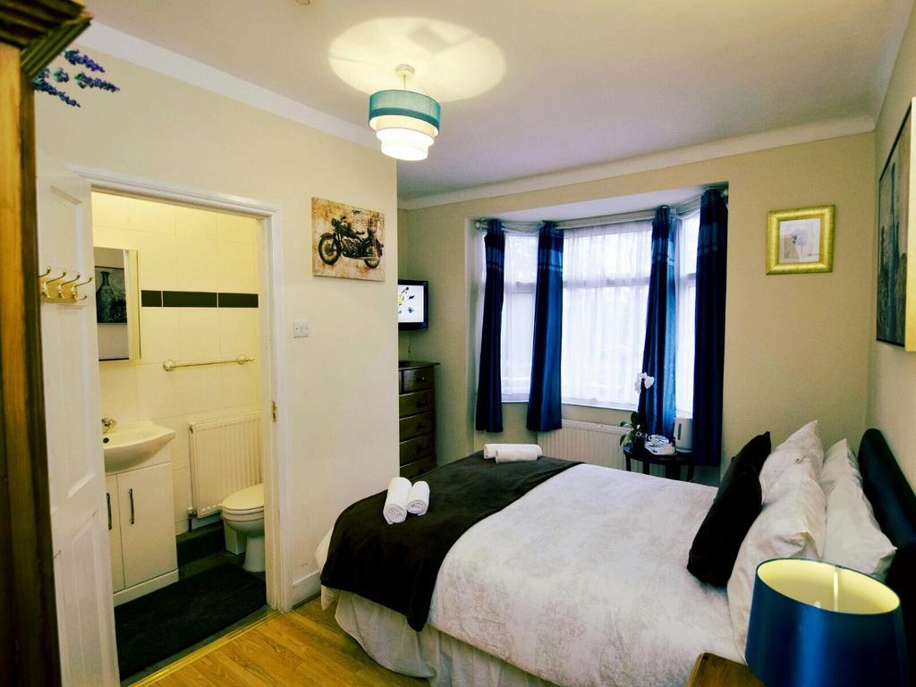 Gable Lodge London B&B Enfield Kültér fotó