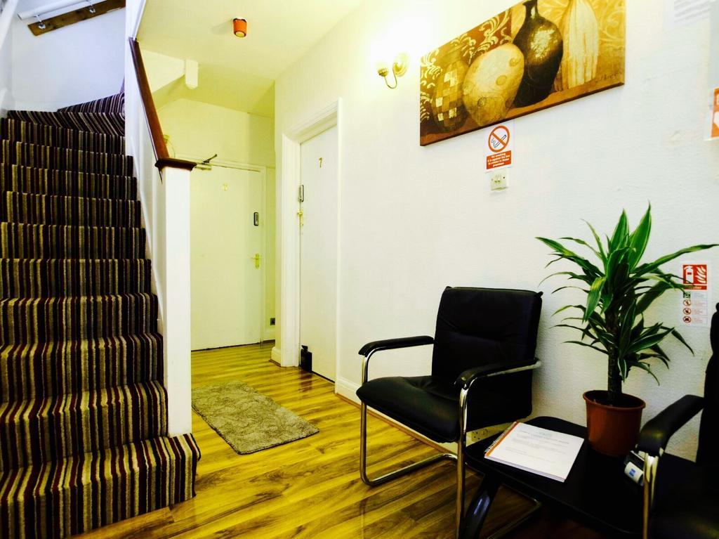 Gable Lodge London B&B Enfield Kültér fotó