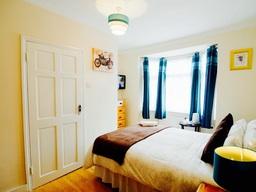 Gable Lodge London B&B Enfield Kültér fotó