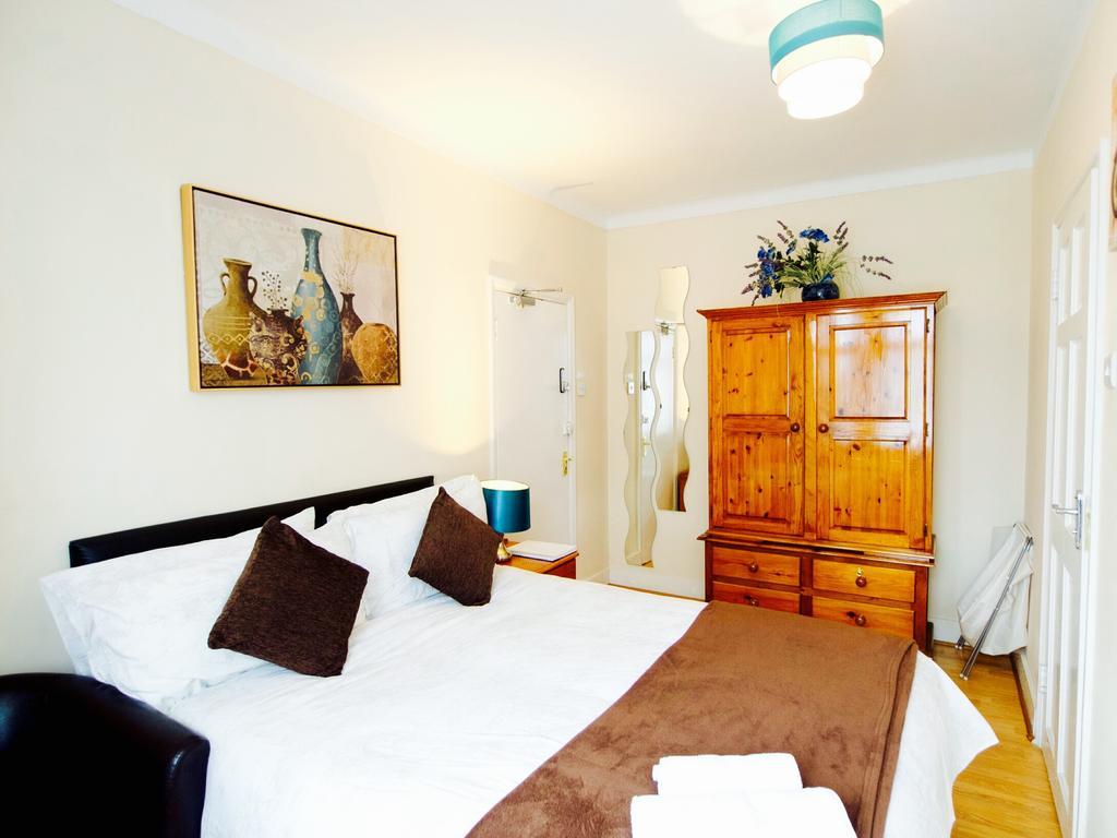 Gable Lodge London B&B Enfield Kültér fotó