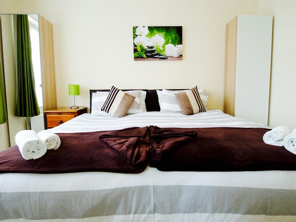 Gable Lodge London B&B Enfield Kültér fotó