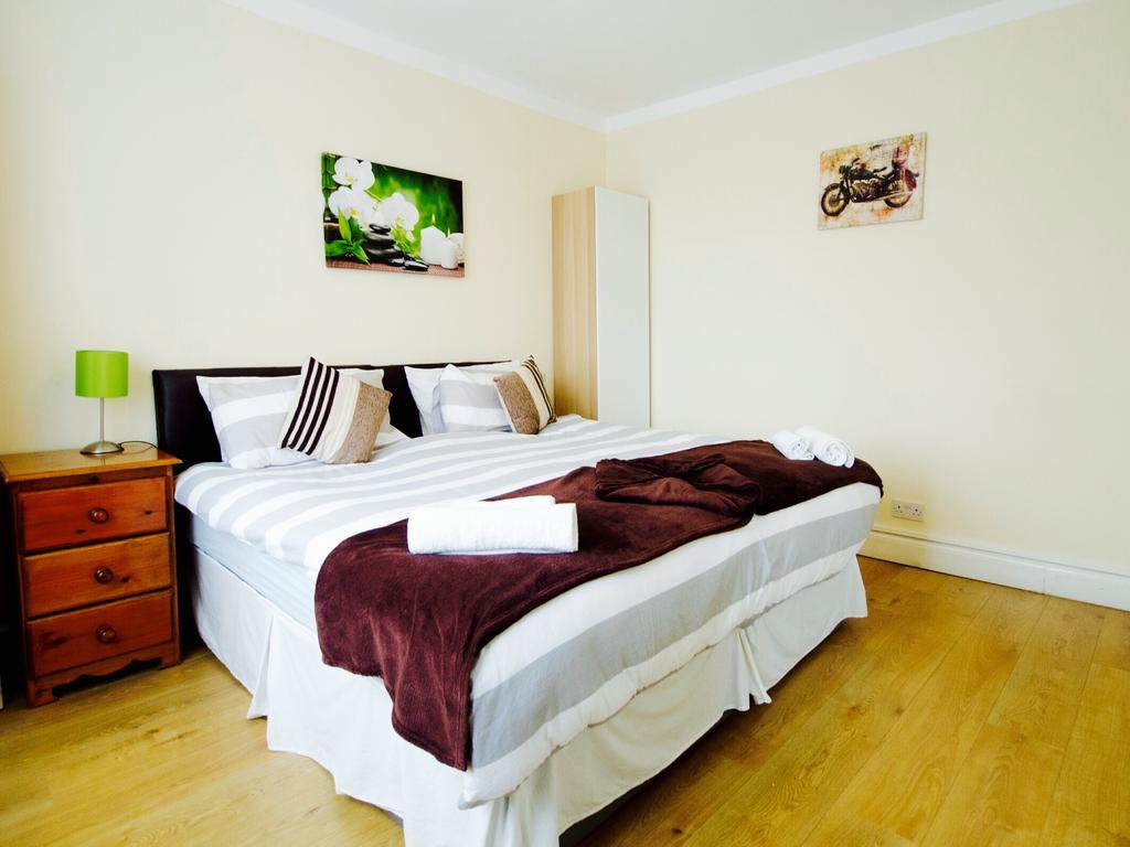Gable Lodge London B&B Enfield Kültér fotó