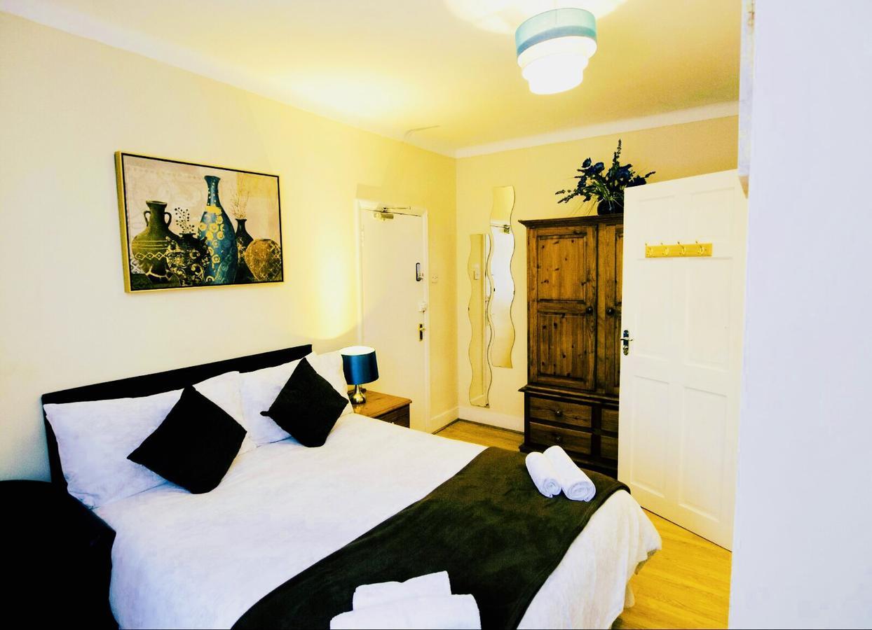 Gable Lodge London B&B Enfield Kültér fotó