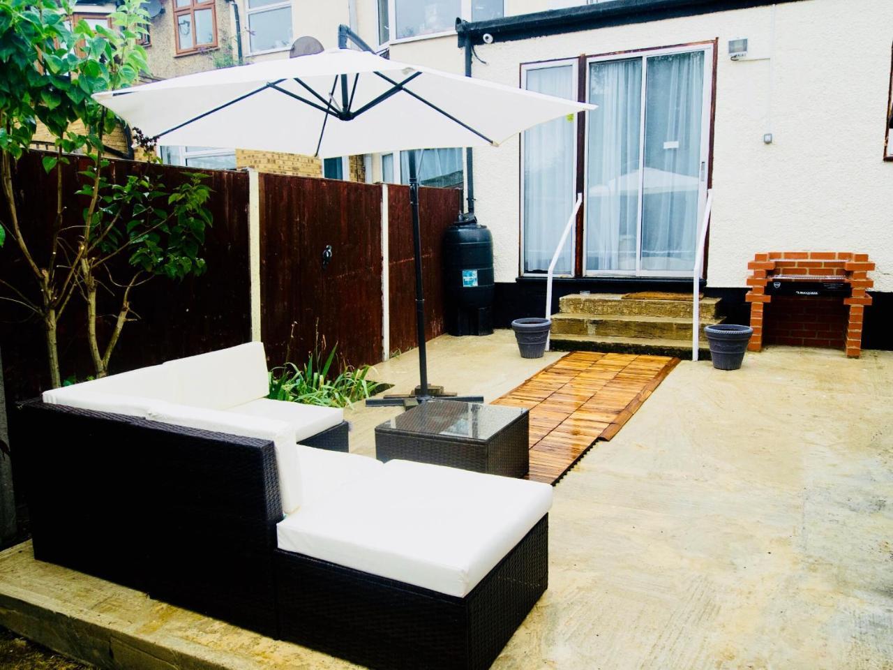 Gable Lodge London B&B Enfield Kültér fotó